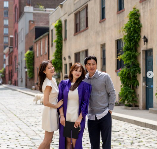 이혜원 안리원 졸업식 가족사진 화제
